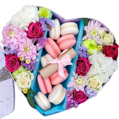 Цветы в коробке сердце "Любовь"